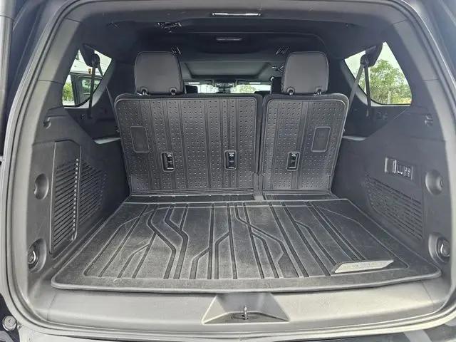 2025 Chevrolet Suburban 4WD Z71