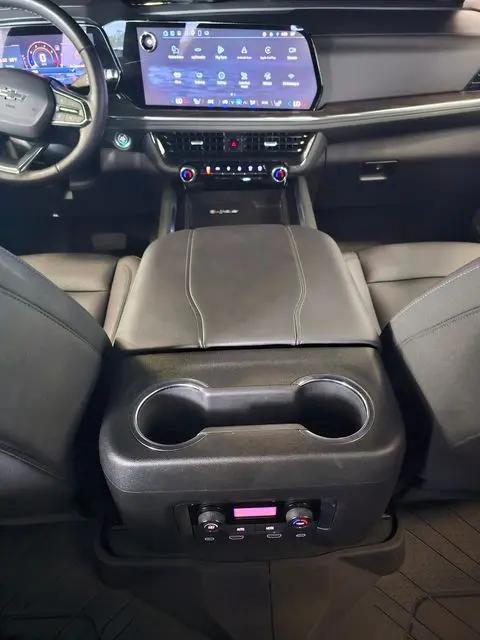 2025 Chevrolet Suburban 4WD Z71