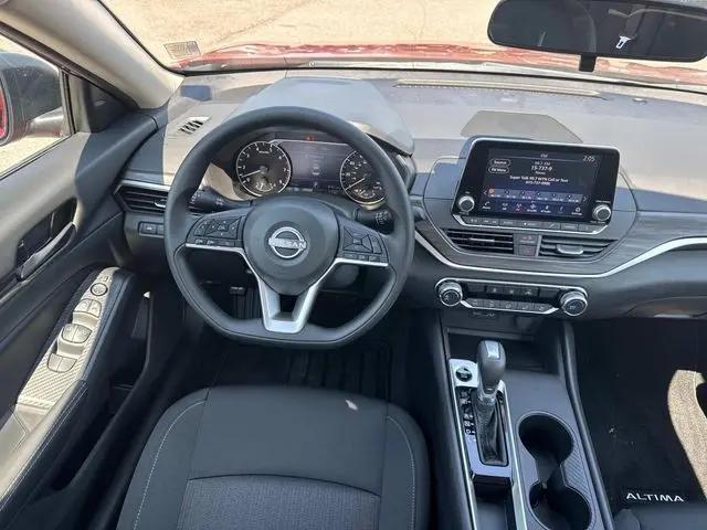 2026 Nissan Altima SV FWD