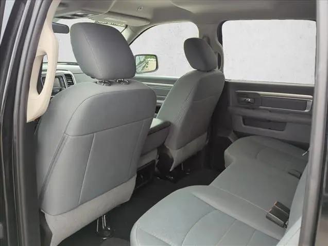 2019 Ram 1500 Classic SLT Crew Cab 4x4 6'4" Box