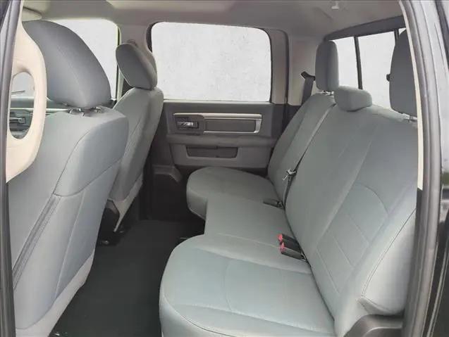 2019 Ram 1500 Classic SLT Crew Cab 4x4 6'4" Box