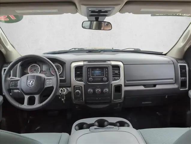 2019 Ram 1500 Classic SLT Crew Cab 4x4 6'4" Box