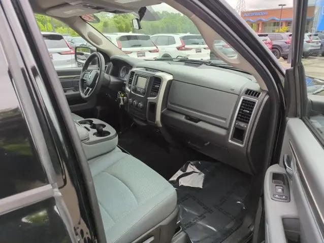 2019 Ram 1500 Classic SLT Crew Cab 4x4 6'4" Box