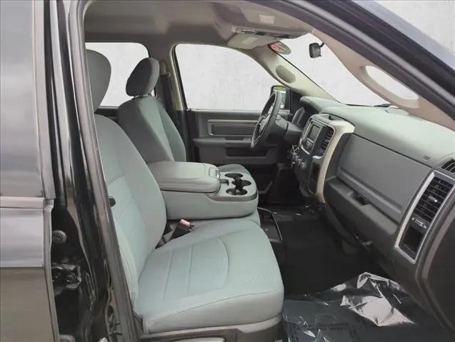 2019 Ram 1500 Classic SLT Crew Cab 4x4 6'4" Box
