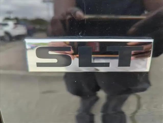 2019 Ram 1500 Classic SLT Crew Cab 4x4 6'4" Box