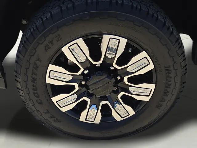2024 GMC Sierra 3500HD 4WD Crew Cab Standard Bed Denali
