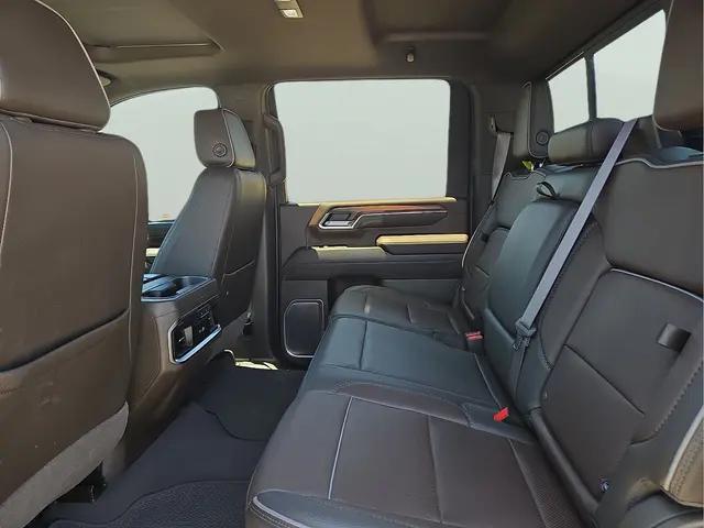 2024 GMC Sierra 3500HD 4WD Crew Cab Standard Bed Denali