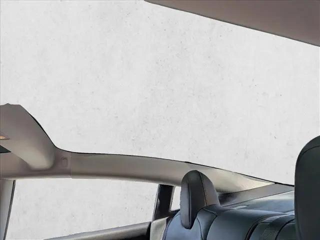 2022 Tesla Model 3 Rear-Wheel Drive