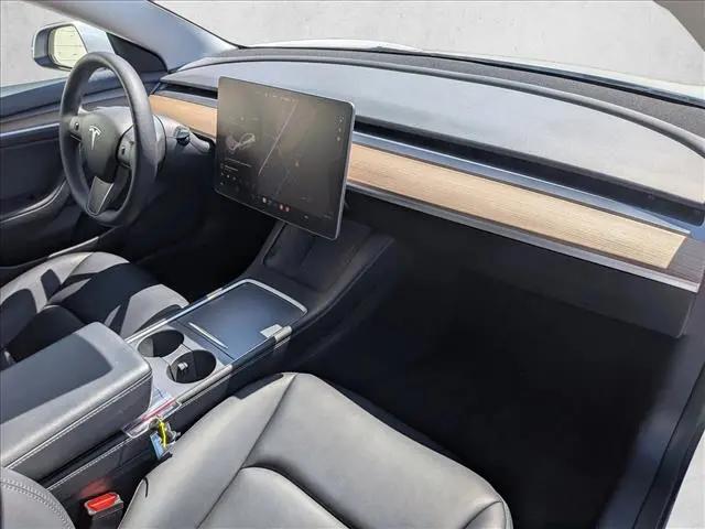 2022 Tesla Model 3 Rear-Wheel Drive