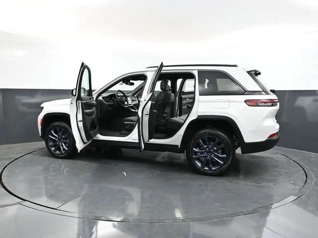 2026 Jeep Grand Cherokee 85th Anniversary Edition