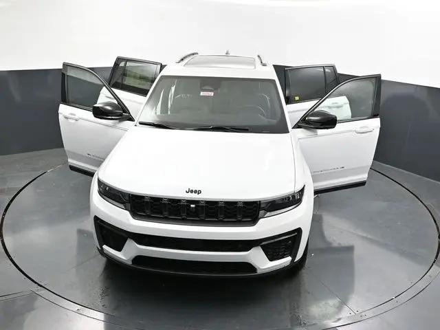2026 Jeep Grand Cherokee 85th Anniversary Edition