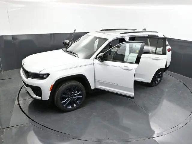 2026 Jeep Grand Cherokee 85th Anniversary Edition