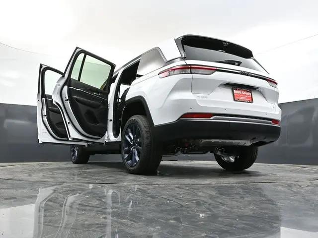 2026 Jeep Grand Cherokee 85th Anniversary Edition