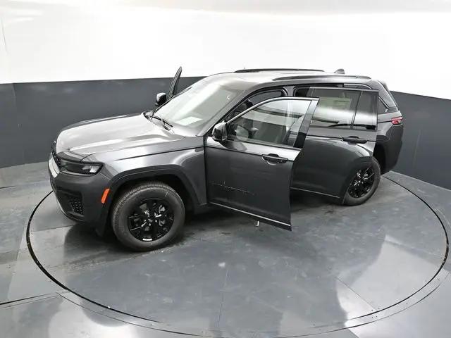 2026 Jeep Grand Cherokee Altitude 4x4