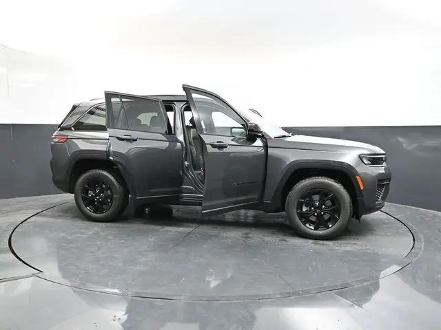 2026 Jeep Grand Cherokee Altitude 4x4