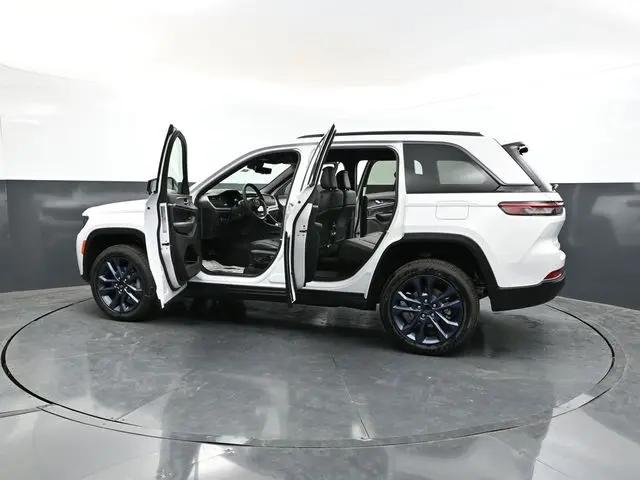 2026 Jeep Grand Cherokee 85th Anniversary Edition