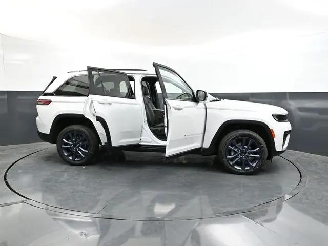 2026 Jeep Grand Cherokee 85th Anniversary Edition