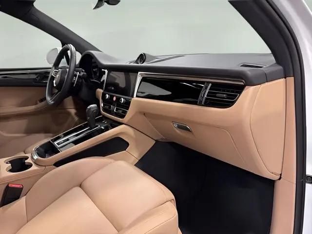 2025 Porsche Macan Macan