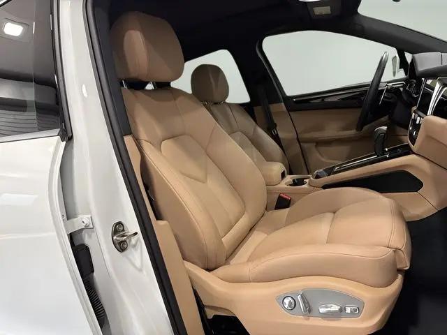 2025 Porsche Macan Macan