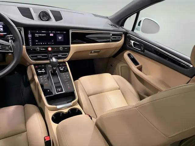 2025 Porsche Macan Macan