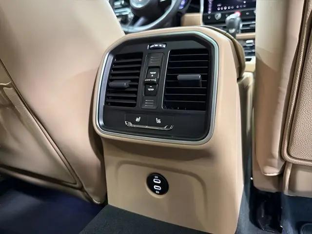 2025 Porsche Macan Macan