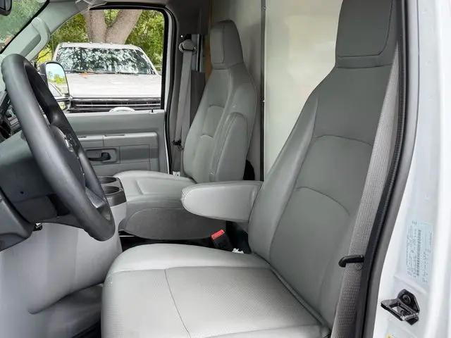 2027 Ford E-Series Cutaway E-350