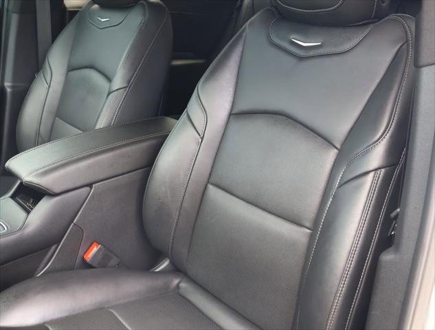 2025 Cadillac XT4 FWD Premium Luxury