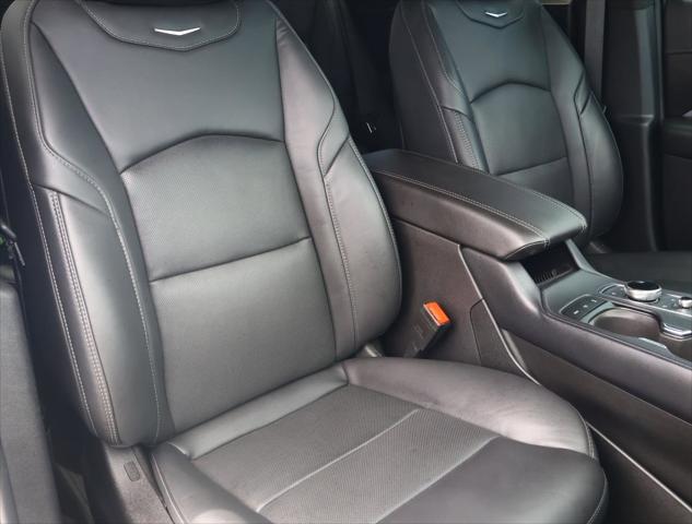 2025 Cadillac XT4 FWD Premium Luxury