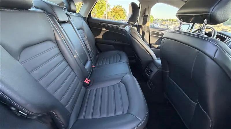 2017 Ford Fusion Hybrid SE