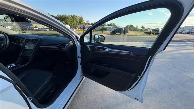 2017 Ford Fusion Hybrid SE