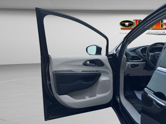 2020 Chrysler Pacifica Touring