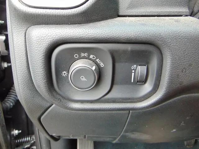2022 Ram 3500 Tradesman Crew Cab 4x4 6'4" Box
