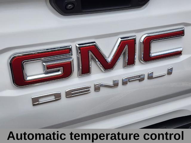 2023 GMC Canyon 4WD Crew Cab Short Box Denali