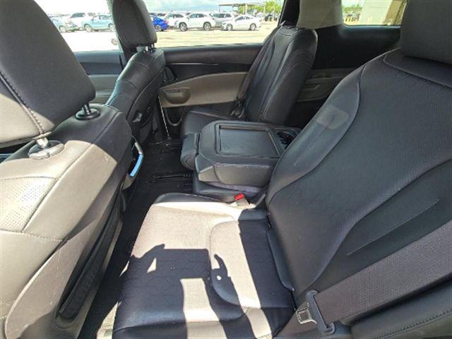 2025 Kia Carnival MPV LXS