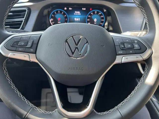 2026 Volkswagen Atlas Cross Sport SE with Technology