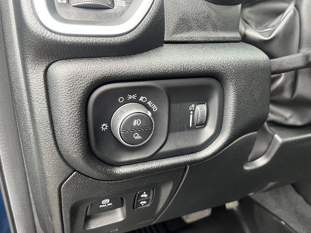 2022 Ram 1500 Lone Star Crew Cab 4x4 5'7" Box