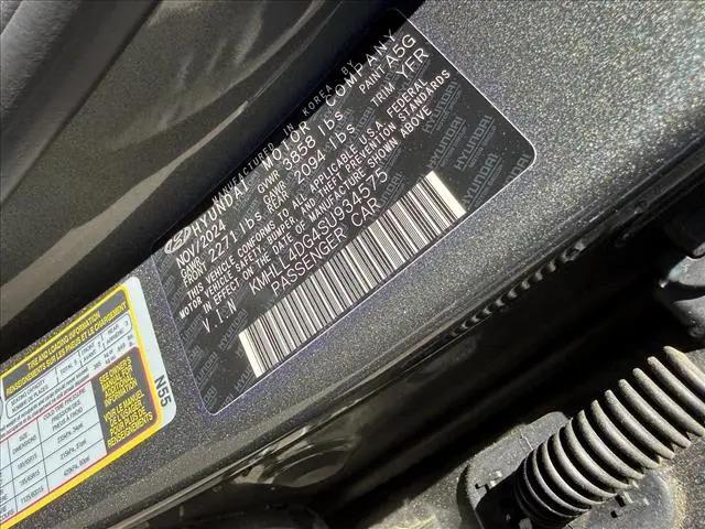 2025 Hyundai Elantra SE