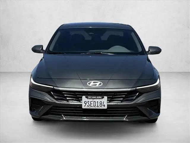 2025 Hyundai Elantra SE
