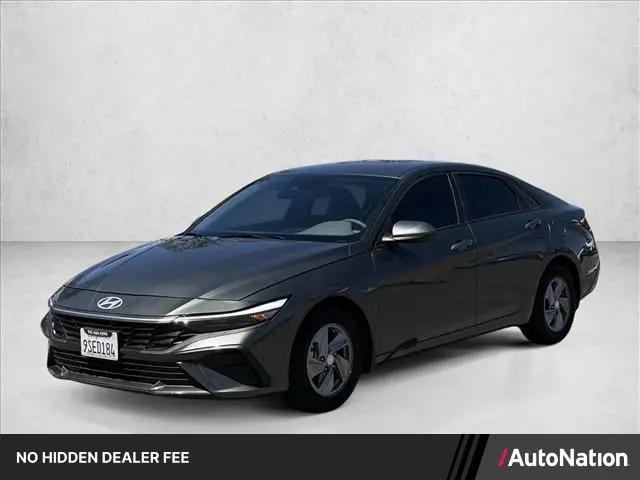 2025 Hyundai Elantra SE for sale in Valencia, CA