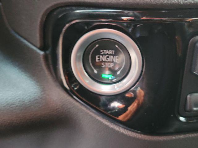 2025 GMC Sierra 1500 4WD Crew Cab Short Box SLT