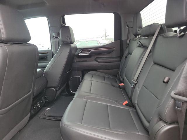 2025 GMC Sierra 1500 4WD Crew Cab Short Box SLT