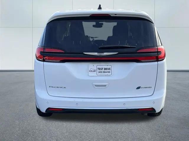 2024 Chrysler Pacifica Hybrid Select