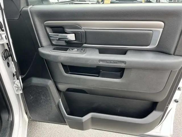 2024 Ram 1500 Classic Warlock Crew Cab 4x4 5'7" Box
