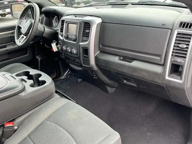 2024 Ram 1500 Classic Warlock Crew Cab 4x4 5'7" Box
