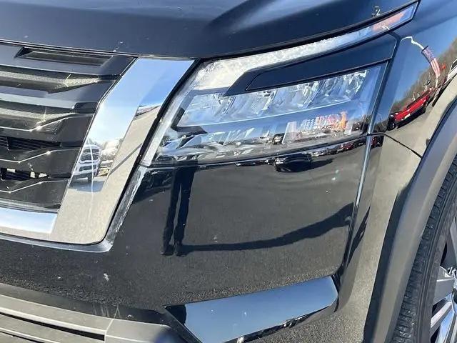 2025 Nissan Pathfinder SV FWD