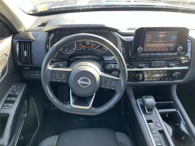 2025 Nissan Pathfinder SV FWD