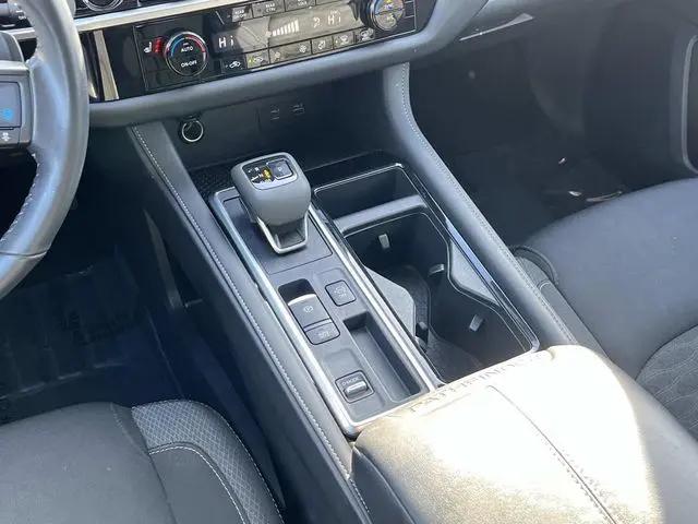 2025 Nissan Pathfinder SV FWD