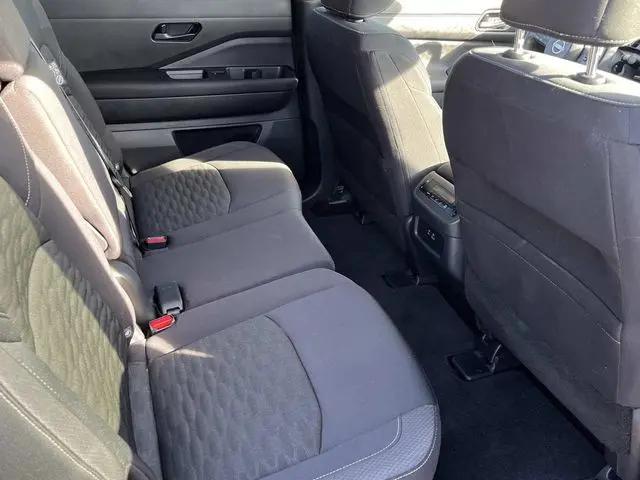 2025 Nissan Pathfinder SV FWD