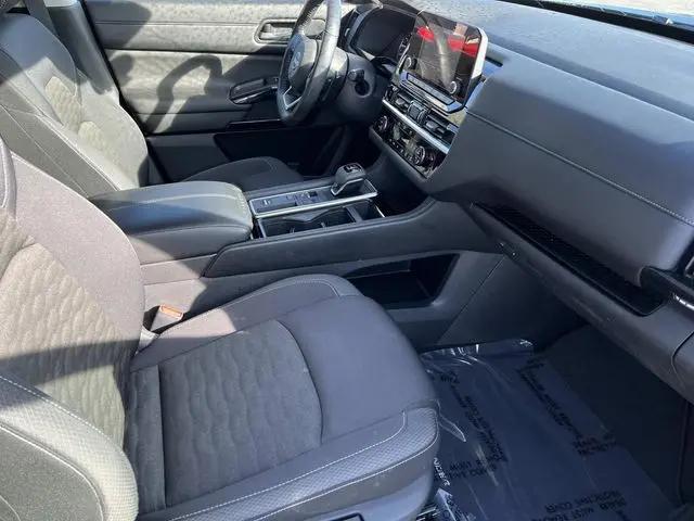 2025 Nissan Pathfinder SV FWD