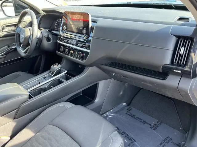 2025 Nissan Pathfinder SV FWD